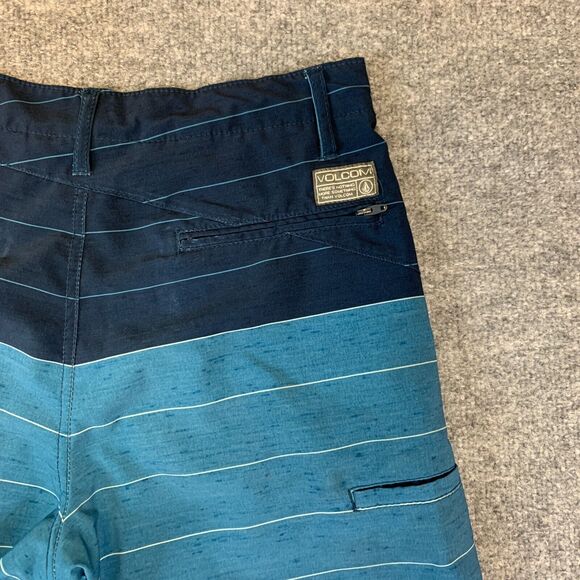 Volcom Hybrid Shorts Big Boys Youth 28 Blue Striped Frickin V4S Mixed Surf Turf - Picture 7 of 13